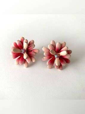 Vintage LISNER Pink Floral Earrings with Rhinestones Screw Back Gold Tone Metal